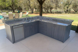 Built-in_Outdoor_Kitchen