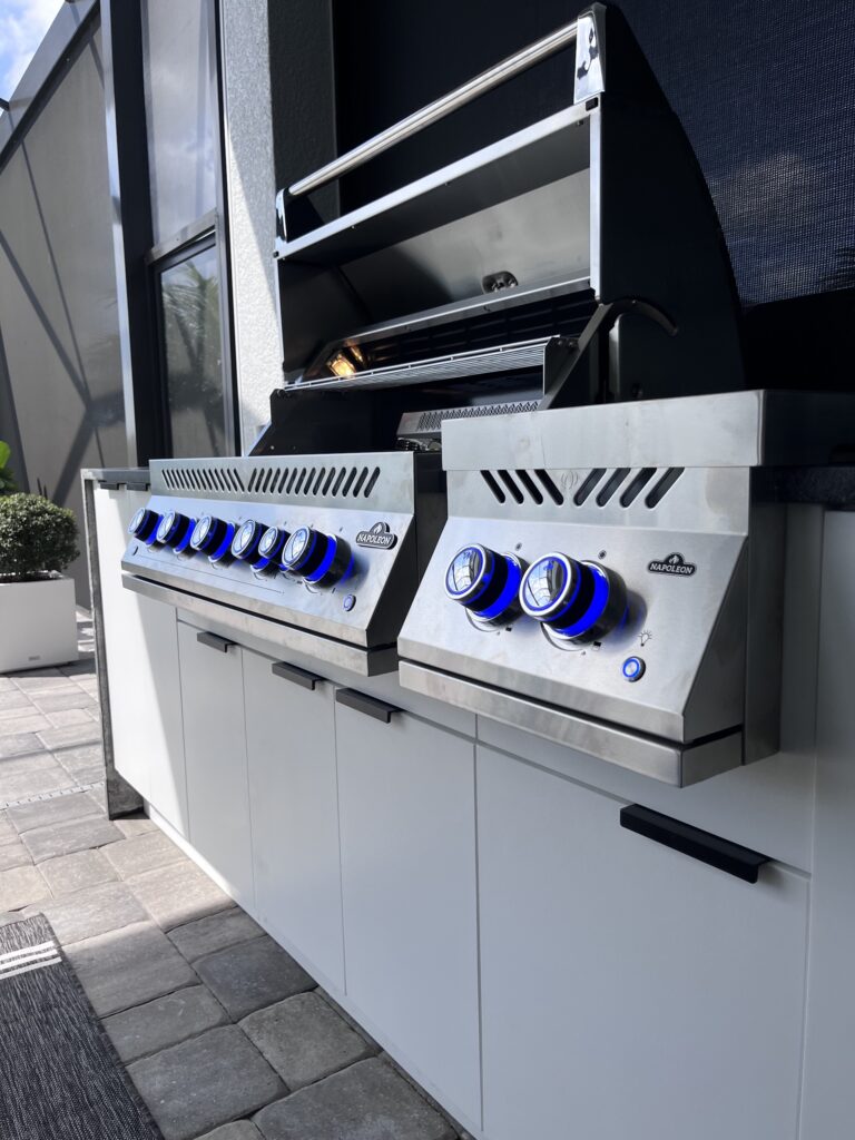 Pinecraft Custom Kitchen