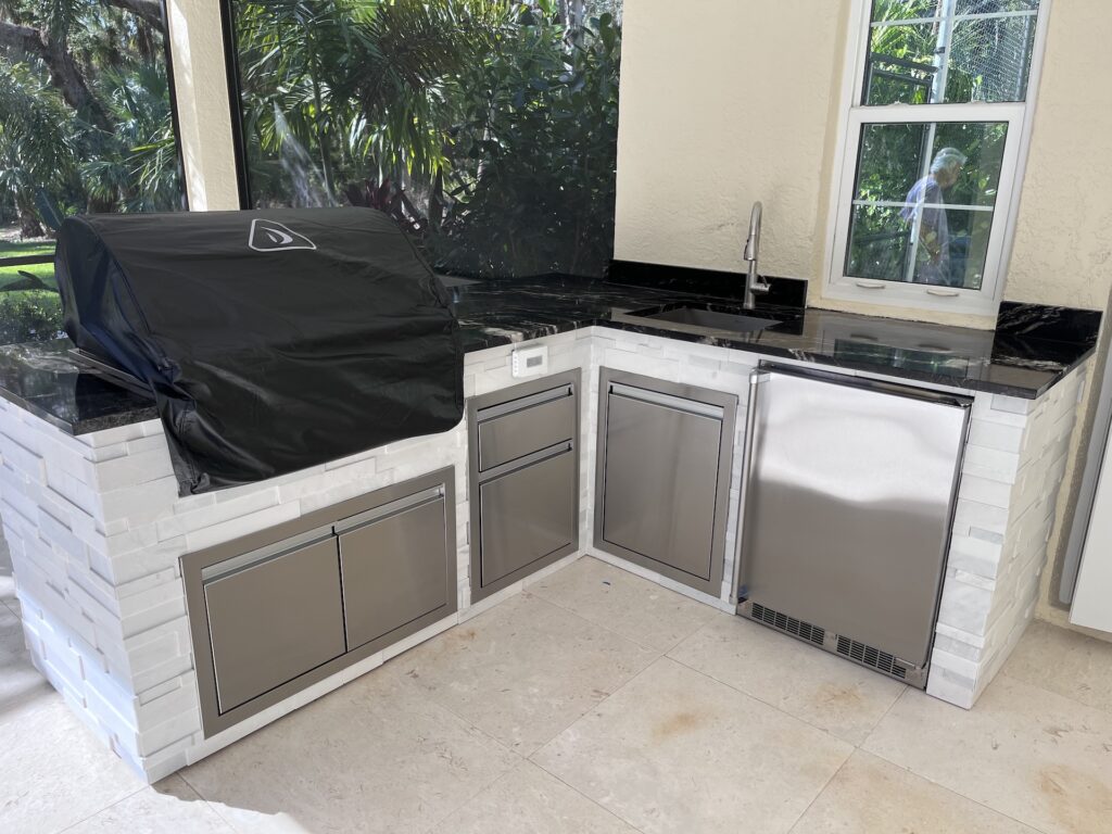 Pinecraft Custom Kitchen